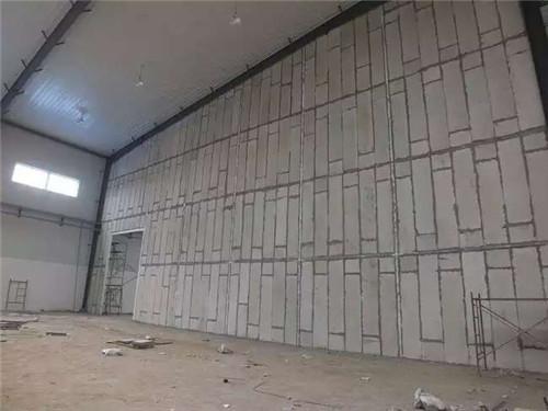 輕質(zhì)復(fù)合夾心隔墻板