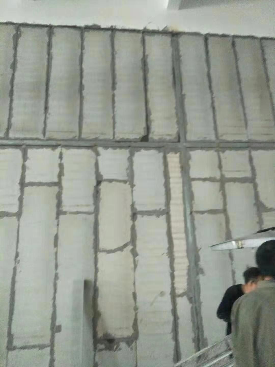 河南復(fù)合夾芯墻板